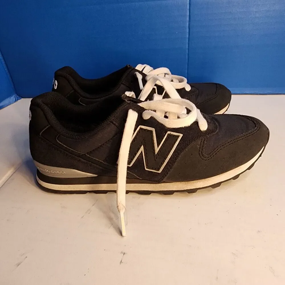 New Balance Figs PWI Classics Black/Grey Running Women Sneakers Size 7D